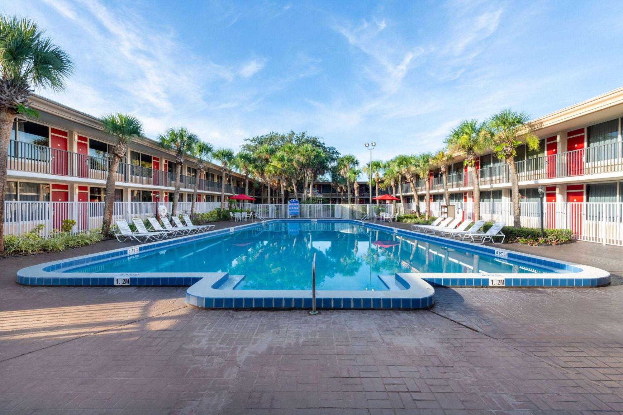 Ramada By Wyndham Kissimmee Gateway Hotel Orlando Ngoại thất bức ảnh