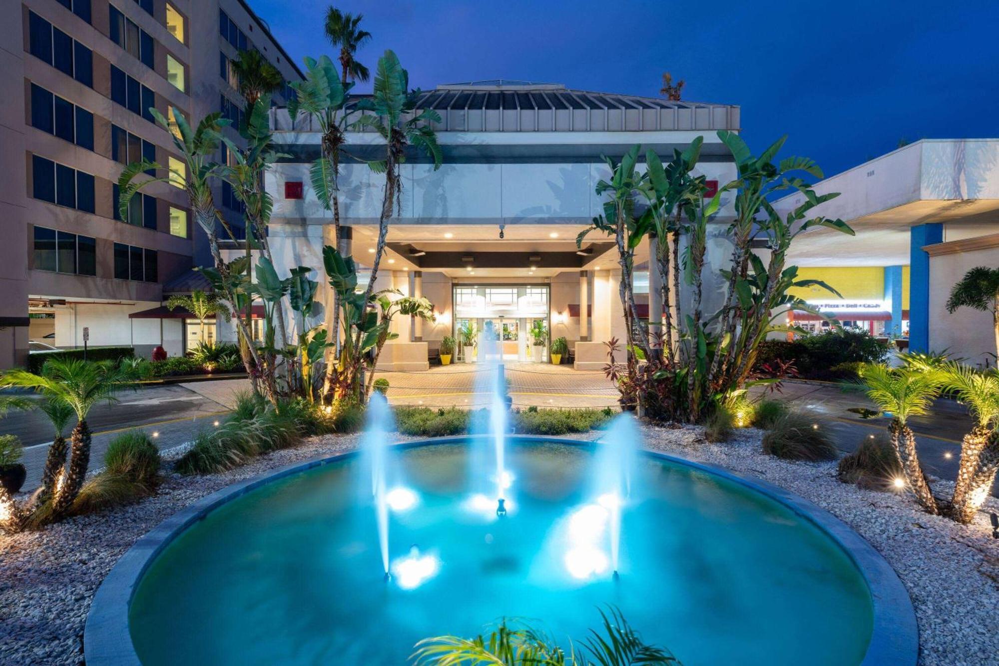 Ramada By Wyndham Kissimmee Gateway Hotel Orlando Ngoại thất bức ảnh